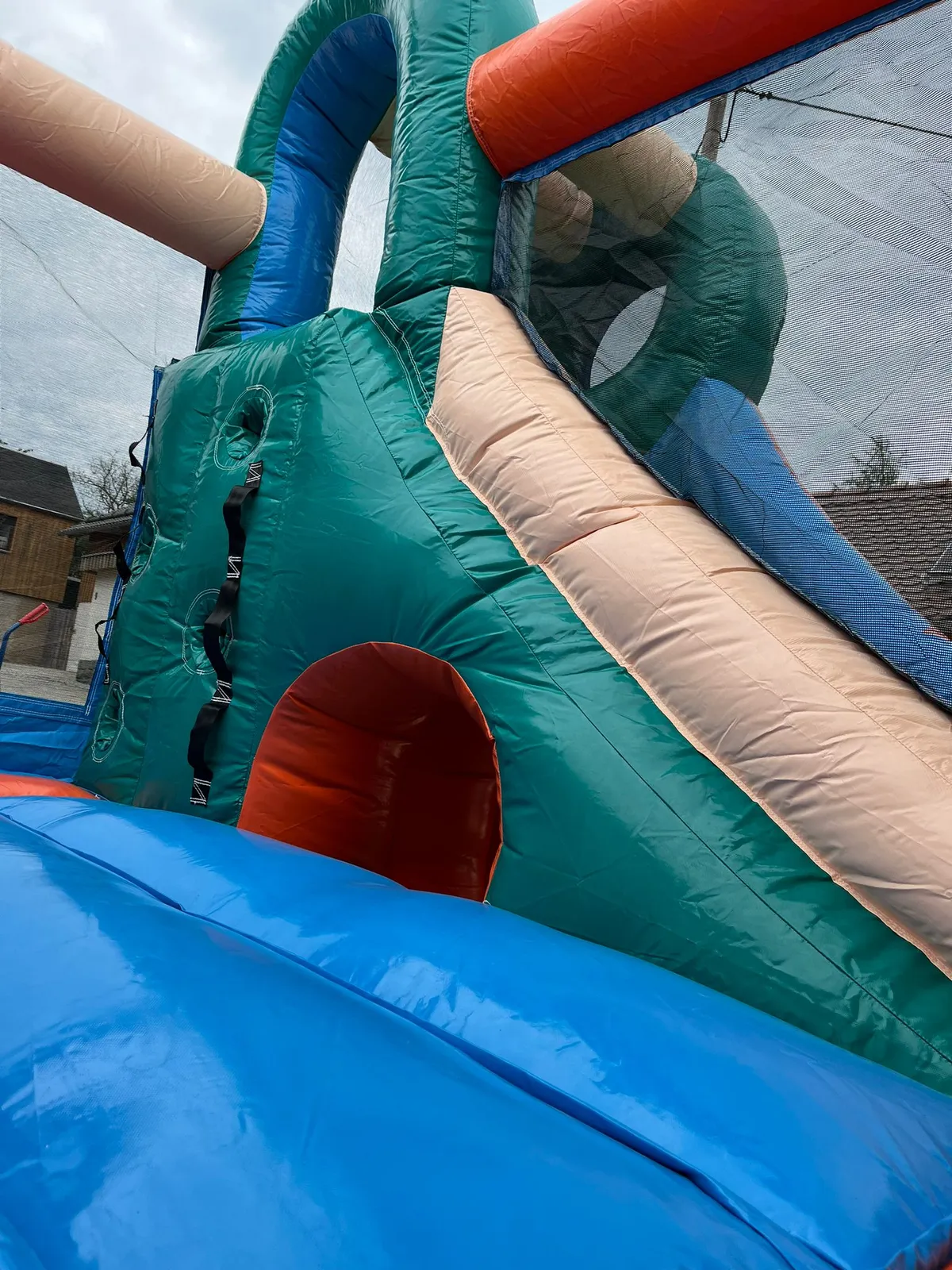 Hüpfburg Jungle Fun mit Rutsche mieten Oberlausitz